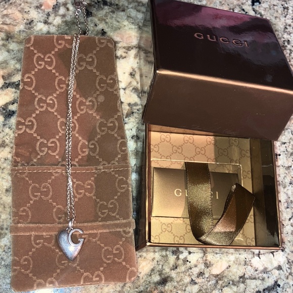 Gucci Silver Heart Pendant Necklace - Picture 3 of 6